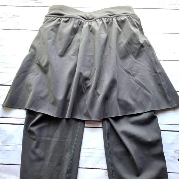 Spanx Booty Boost Skirt Leggings Olive Green Sz XS - Picture 6 of 7